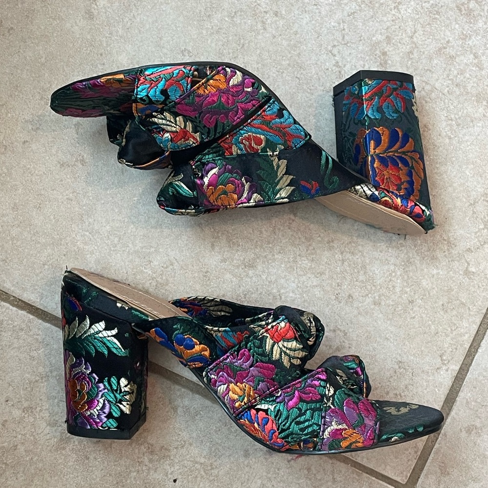 Beautiful satin print sandals